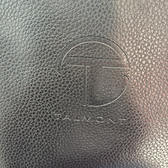 Talmont Duffle leather Bag with Shoe Compartment - Picture 7 of 15